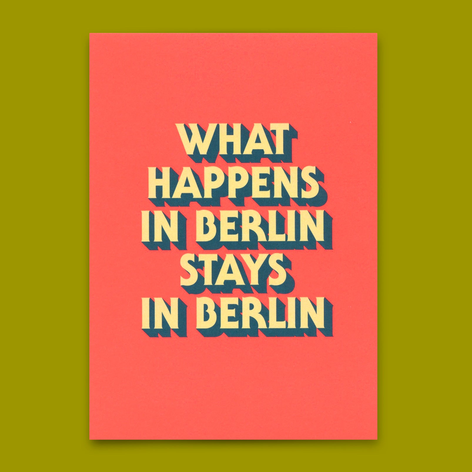 Postkarte "What happens in Berlin" | Besondere Karte mit Spruch
